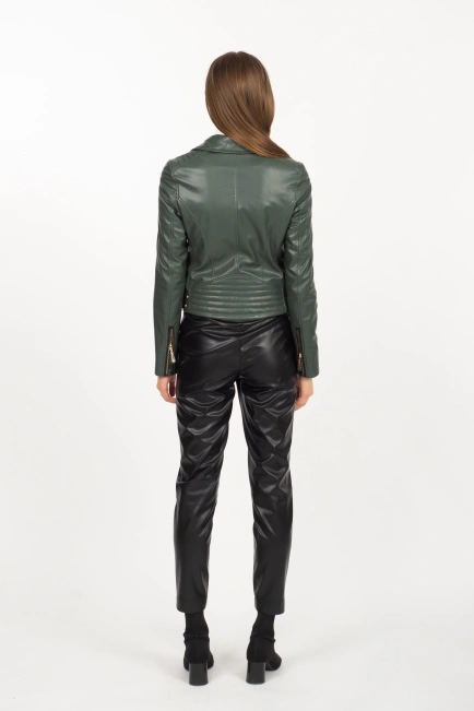 Женская куртка из эко-кожи темно-зеленого цвета-6