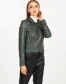 Жіноча куртка із еко-шкіри темно-зеленого кольору-3