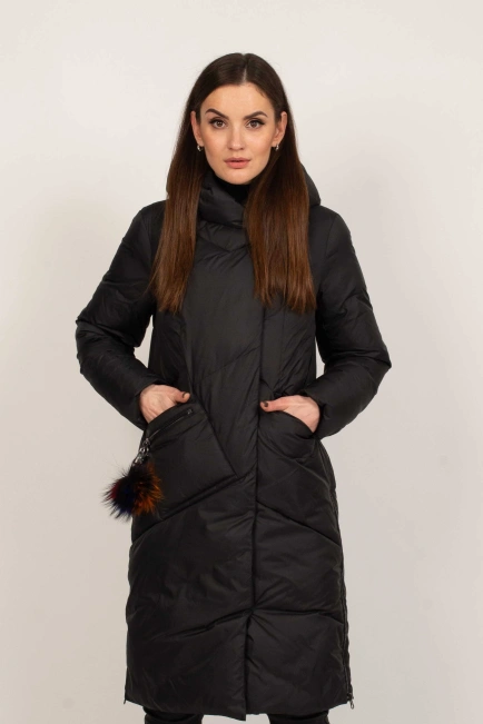 Черная женская зимняя куртка с капюшоном-3