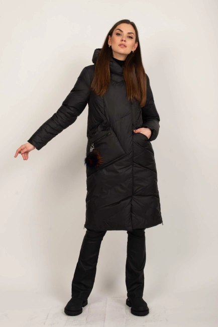 Черная женская зимняя куртка с капюшоном-4