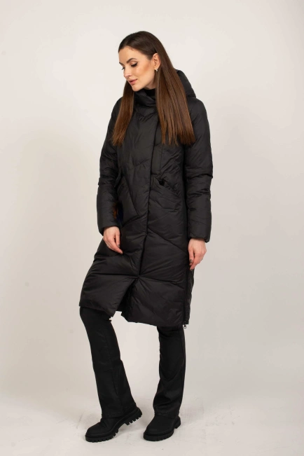 Чорна жіноча зимова куртка з капюшоном-6