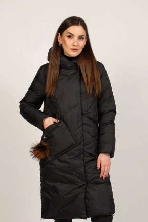 Черная женская зимняя куртка с капюшоном