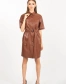 Жіноча сукня з еко-шкіри в коричневому кольорі-3