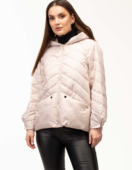 Демисезонная куртка с капюшоном и карманами