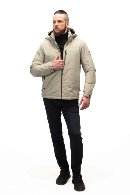 Демісезонна куртка світлого кольору-7