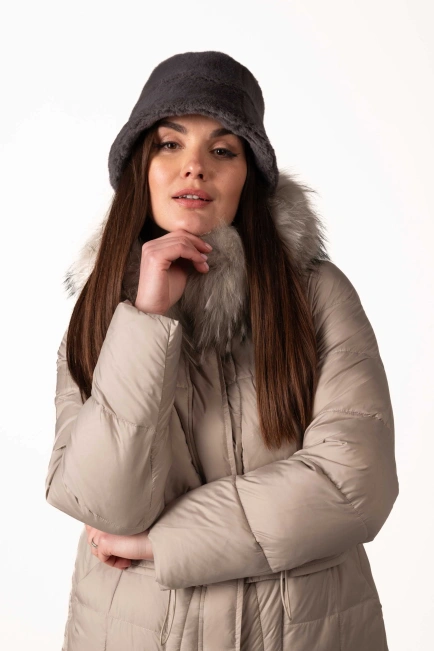 Женская зимняя шапка из искусственного меха-9