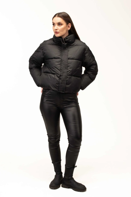 Женская зимняя куртка с биопухом черная-8