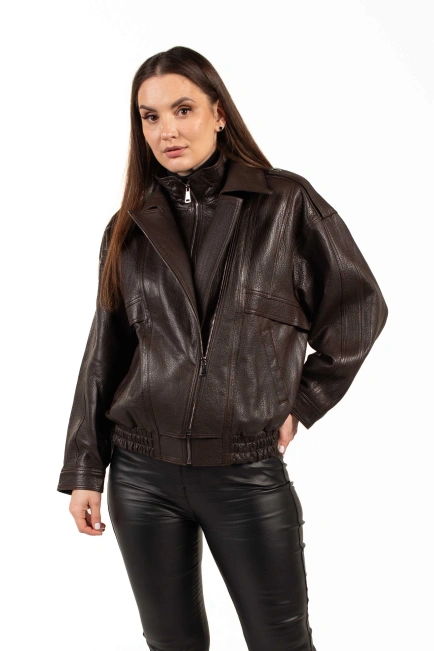 Коричнева шкіряна куртка з резинкою по низу-1