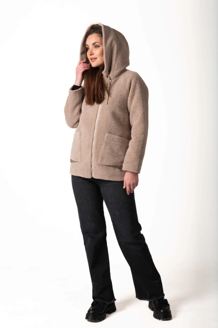 Шуба из экомеха бежевого цвета под астраган-9