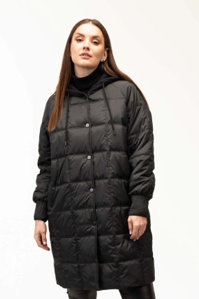 Демісезонна куртка чорна з капюшоном