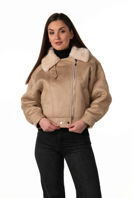 Женская эко-дублёнка-бомбер бежевого цвета-4