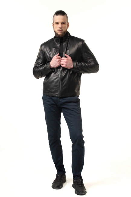Чёрная кожаная куртка с молниями на манжетах-9
