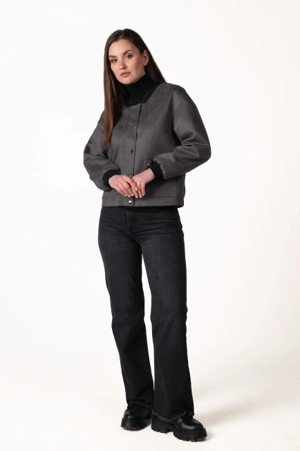 Женская лёгкая куртка из эко-замши графит-8