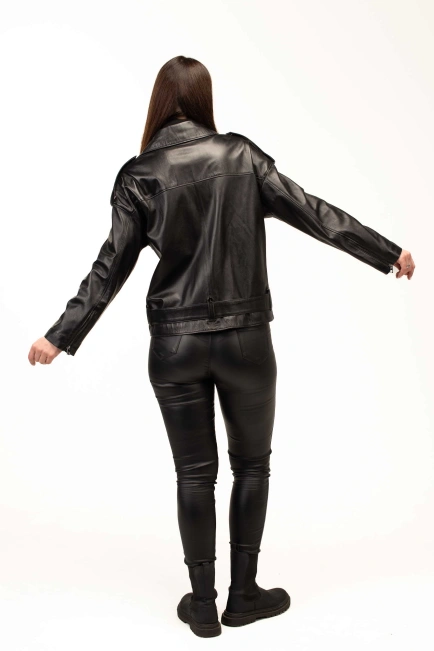 Удлинённая женская чёрная кожаная куртка-2