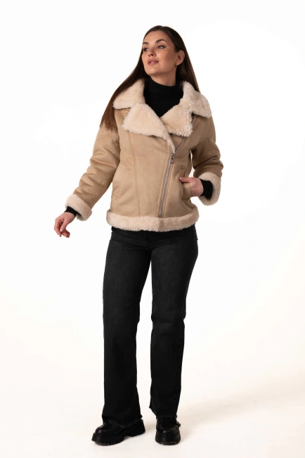Женская эко-дублёнка-косуха бежевого цвета-3