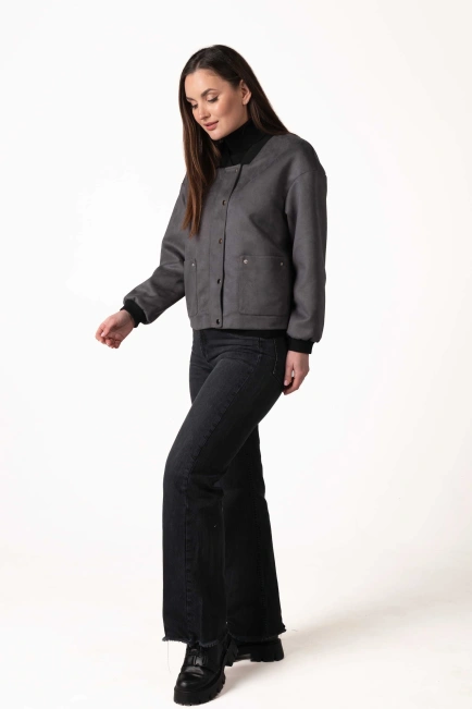Женская лёгкая куртка из эко-замши графит-9
