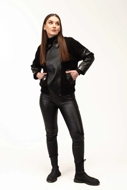 Жіноча чорна шкіряна куртка з замшею-6