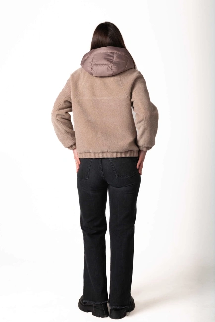 Женская шуба-бомбер из экомеха для зимы-2