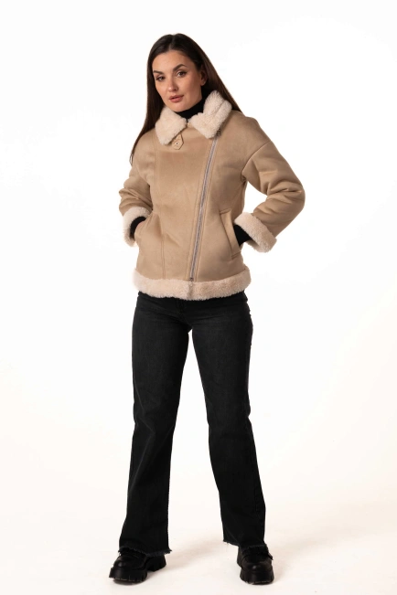 Женская эко-дублёнка-косуха бежевого цвета-9