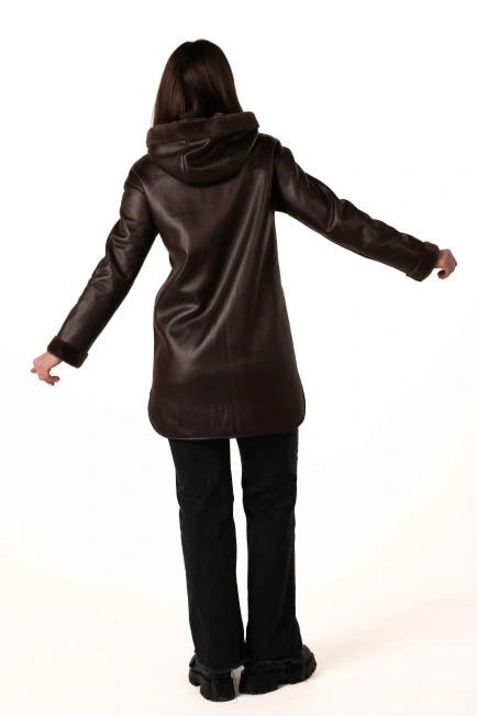 Женская эко-дублёнка коричневого цвета зимняя-2