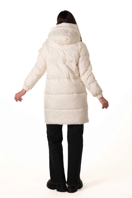 Молочный биопуховик с капюшоном и декором-2