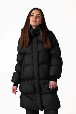 Чорний біопуховик з кулісками та капюшоном