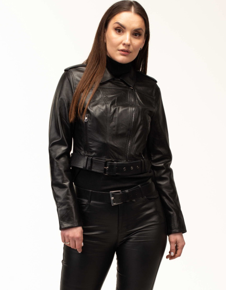 Чорна жіноча шкіряна куртка з ременем