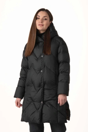 Довгий чорний біопуховик із розрізами з боків