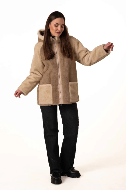 Шуба из экомеха в бежевых оттенках-7