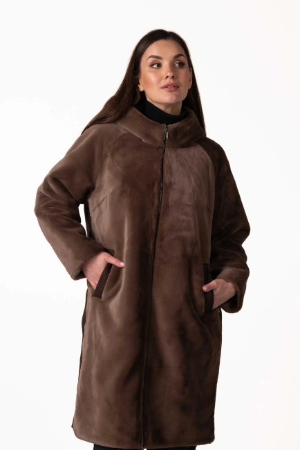 Коричневая прямая длинная шуба из экомеха-4