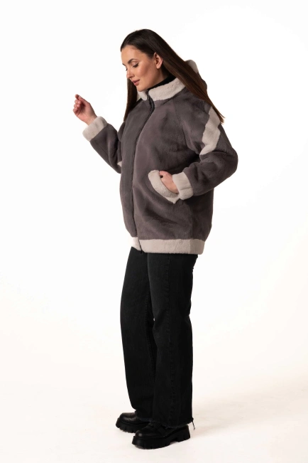 Шуба из экомеха серая со светлыми вставками-5