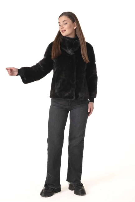 Женская норковая шуба чёрного цвета с брошью-8