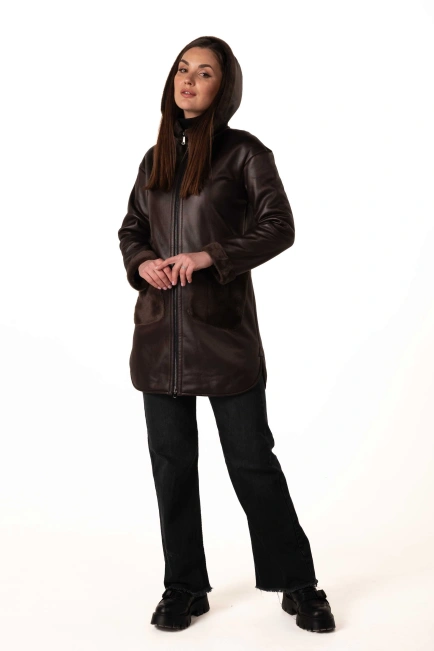 Женская эко-дублёнка коричневого цвета зимняя-8