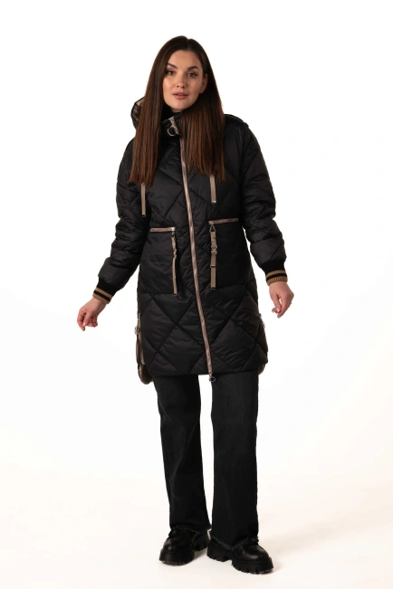 Женский черный биопуховик с бежевыми акцентами-9