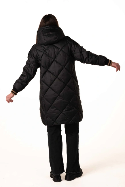 Женский черный биопуховик с бежевыми акцентами-2