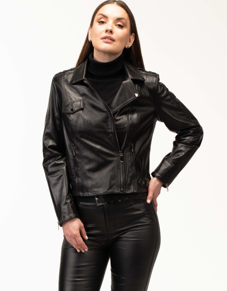 Женская чёрная кожаная куртка с молниями
