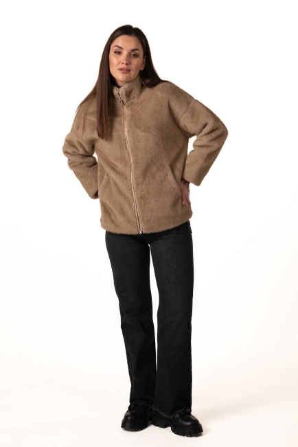 Короткая шуба из экомеха бежевого цвета-9