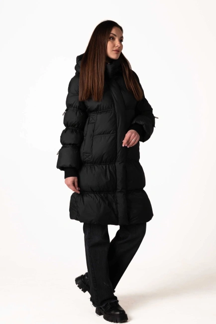 Чорний біопуховик з кулісками та капюшоном-7