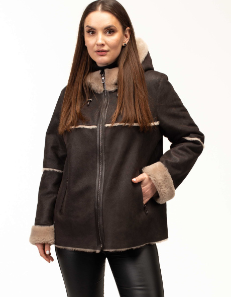 Женская дублёнка кофейного цвета с капюшоном