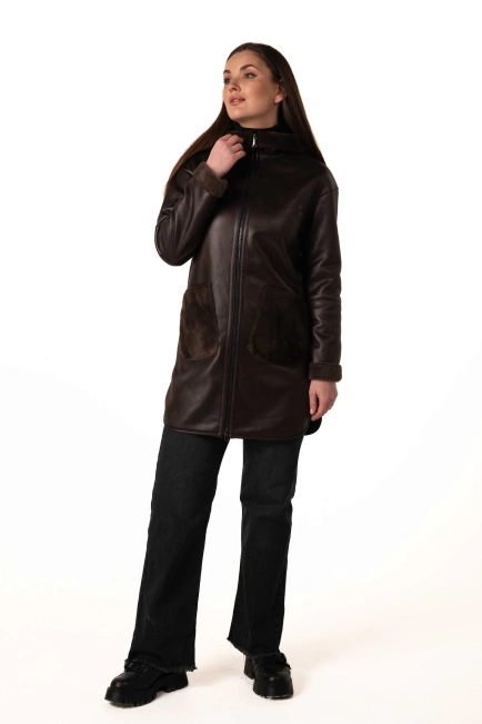 Женская эко-дублёнка коричневого цвета зимняя-10