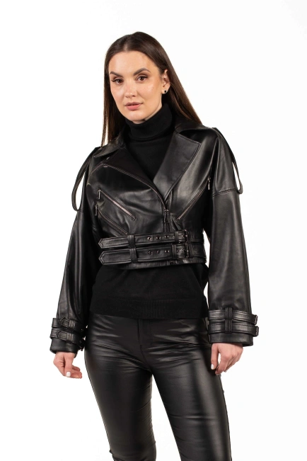 Чорна шкіряна куртка з двома ременями-1