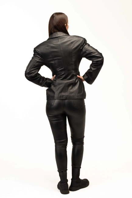 Жіночий чорний приталений піджак зі шкіри-2
