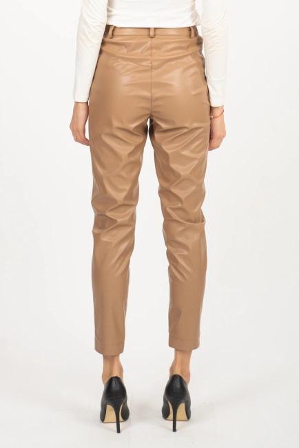Женские брюки из эко-кожи бежевые-5
