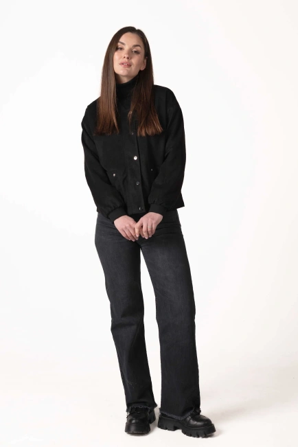 Жіноча куртка зі штучної замші чорна-10