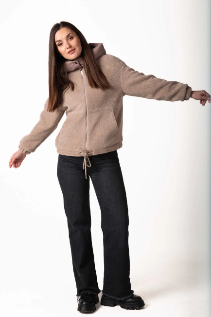 Женская шуба-бомбер из экомеха для зимы-9