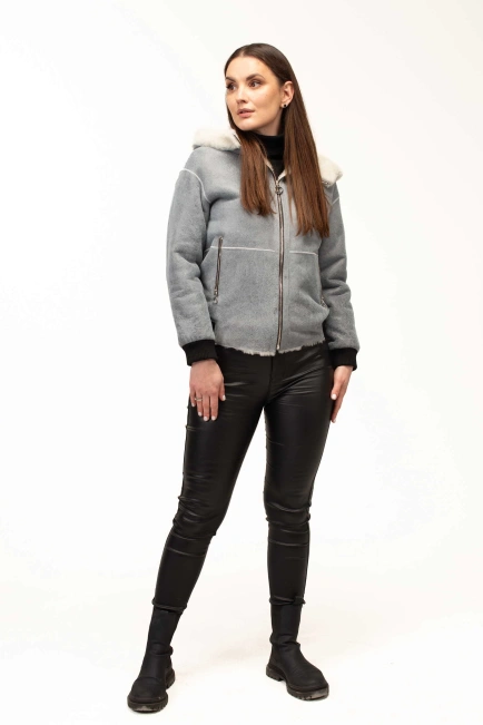 Жіноча сіра дублянка з капюшоном-8