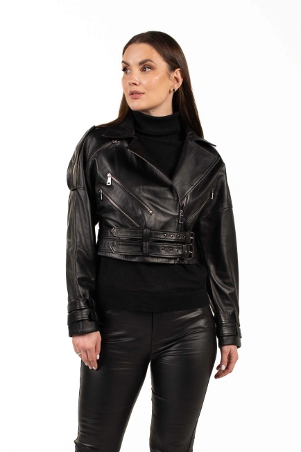 Чорна шкіряна куртка з двома ременями-4
