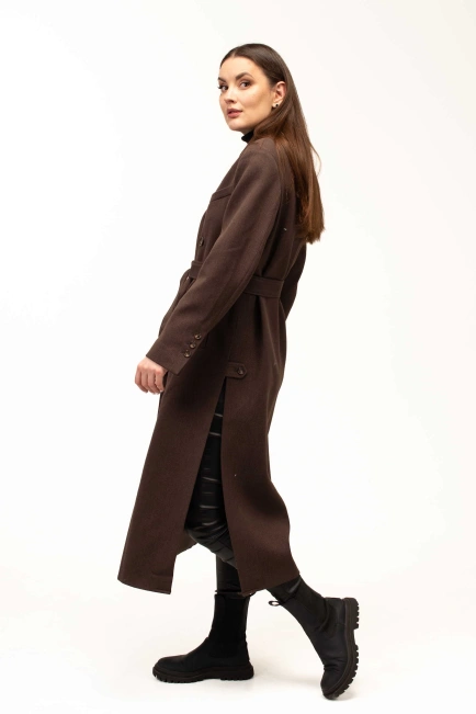 Жіноче пальто коричневого кольору з поясом-5