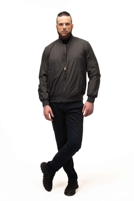Чоловіча легка куртка чорного кольору бомбер-10
