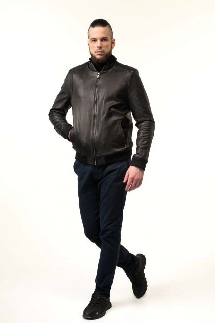 Чоловіча шкіряна куртка-бомбер чорна-8